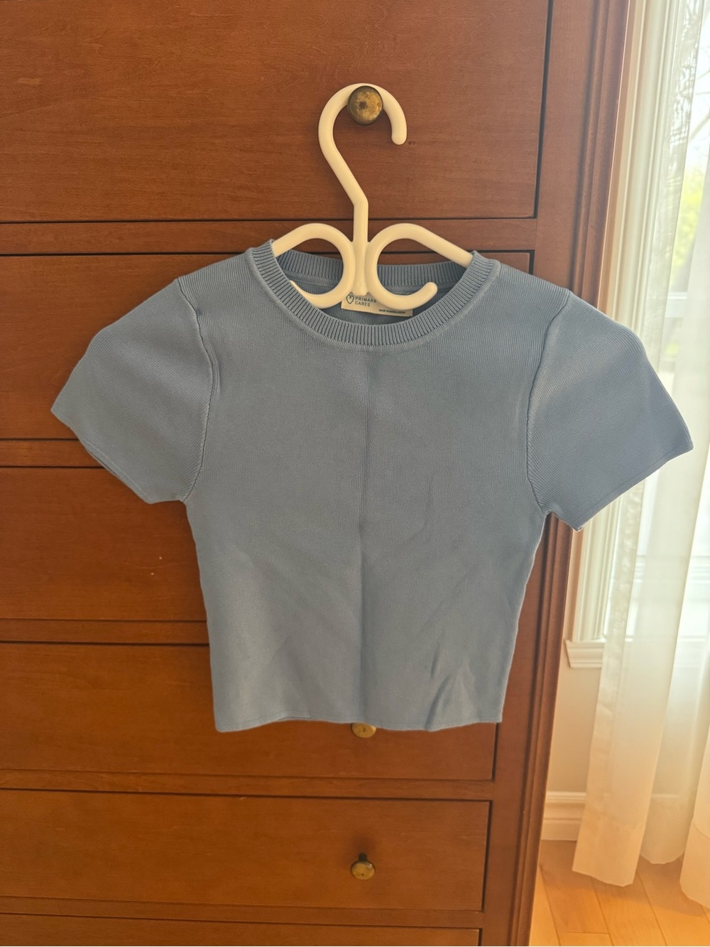Women’s light blue crop top/tee shirt (S)